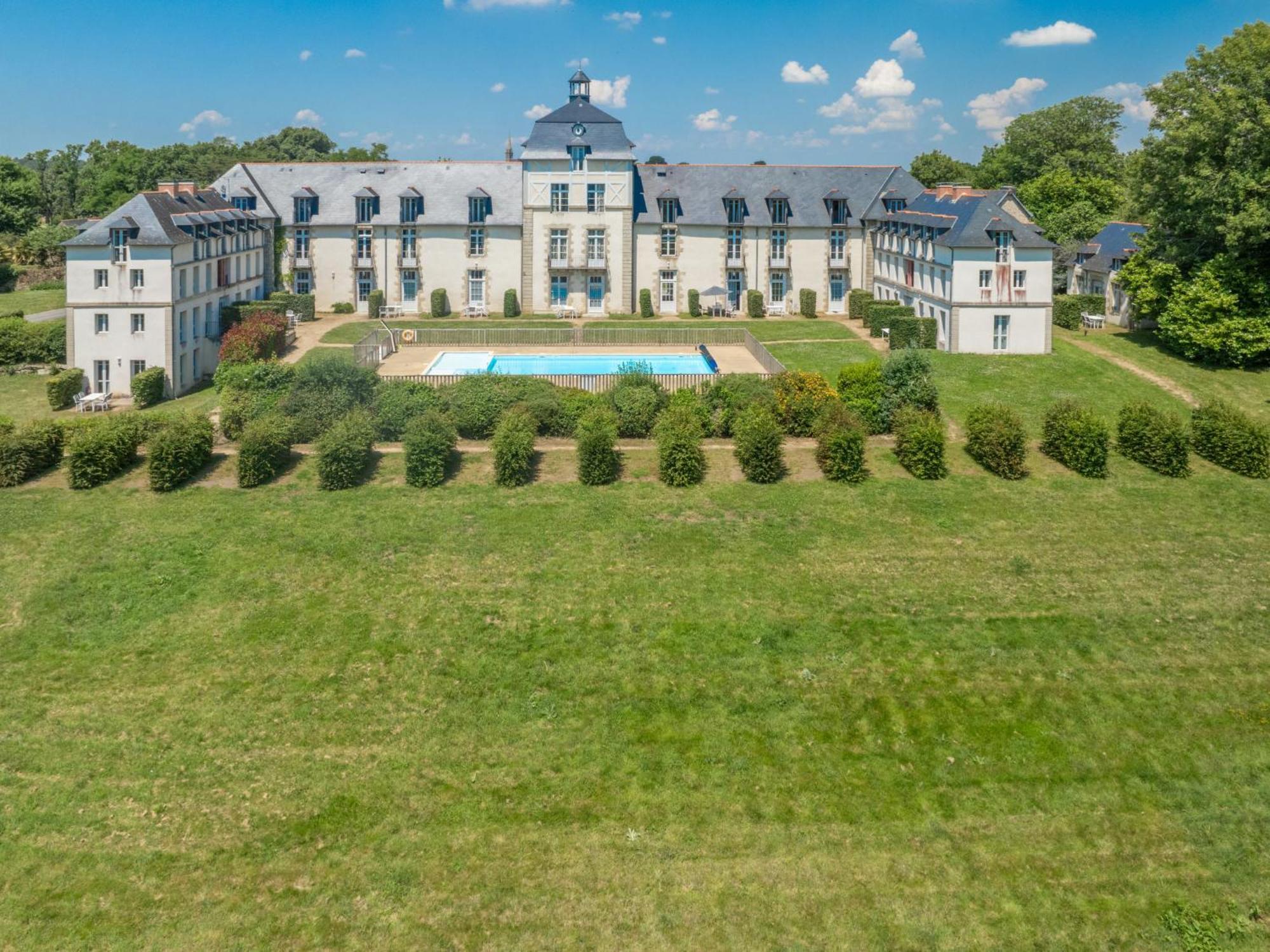 Apartment Le Chateau De Kergonano-13 By Interhome Baden Dış mekan fotoğraf